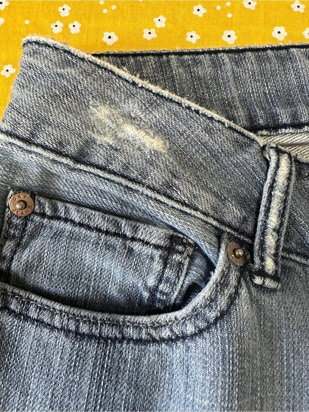 Vintage GAP - Curvy Low Rise Jeans π - Picture 6 of 11